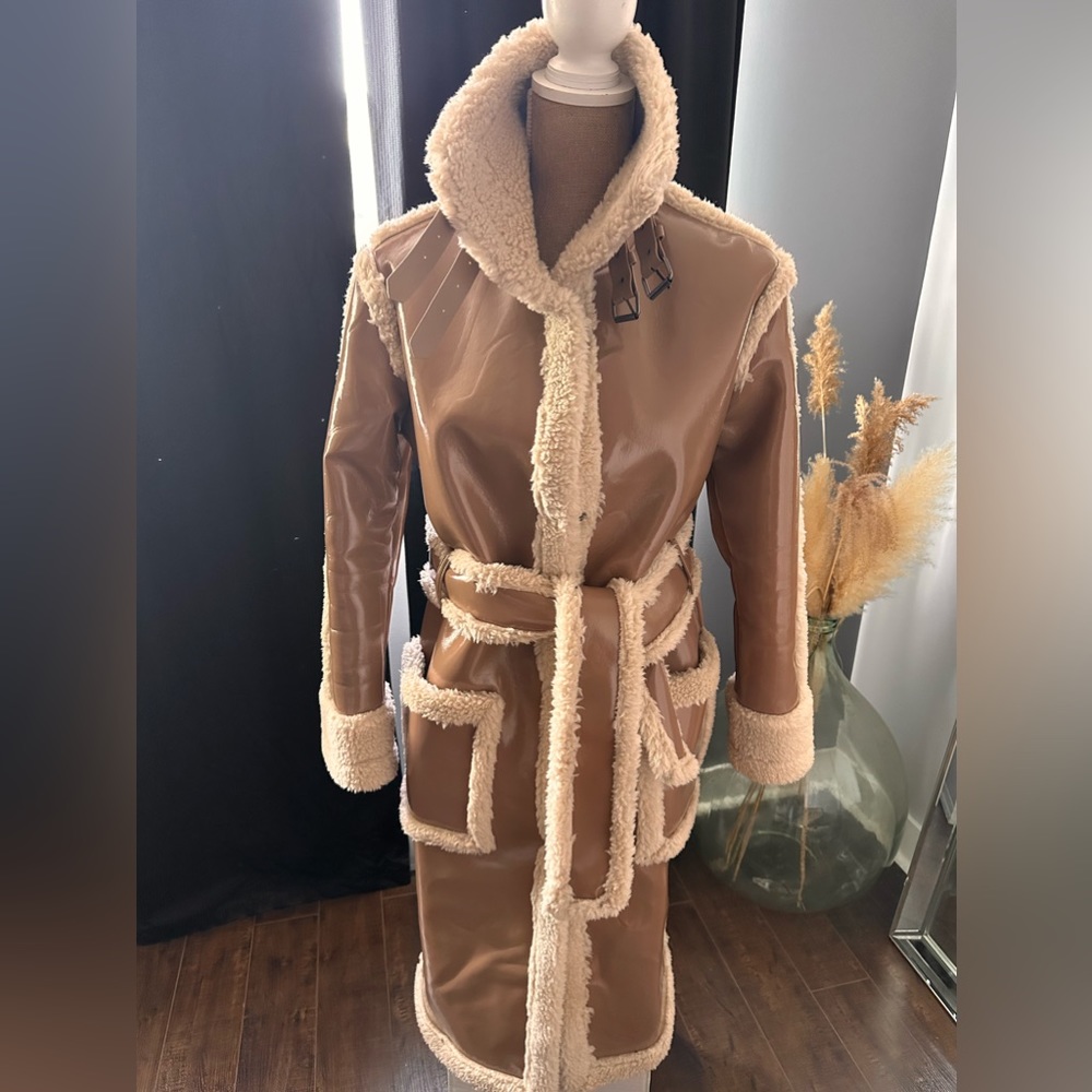 long beautiful coat in ultra shiny polyurethane, , with sheepskin